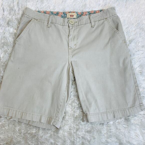 Levi's Beige Flat Front Chino Shorts Sz 8 - Picture 1 of 6